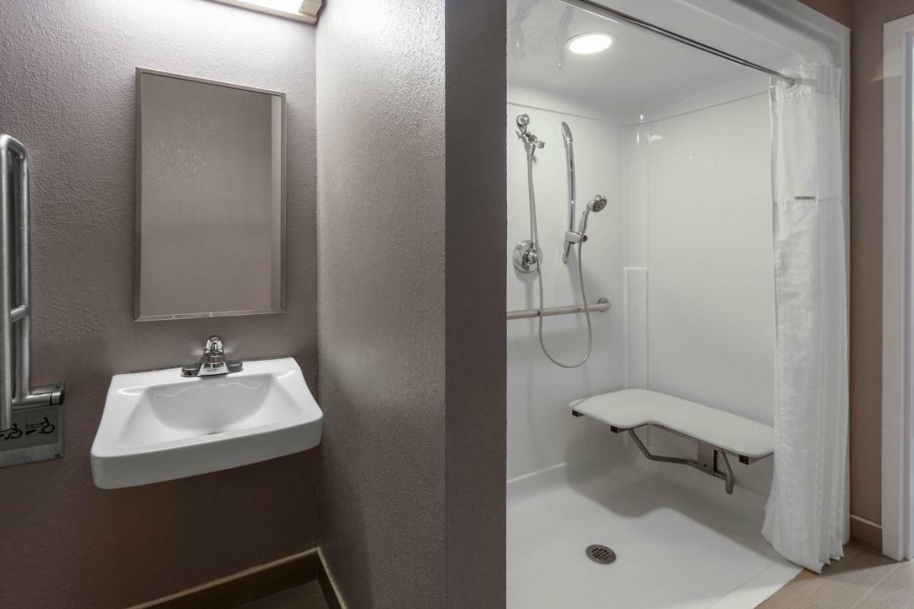Microtel Inn & Suites By Wyndham Bethel/Danbury Eksteriør bilde