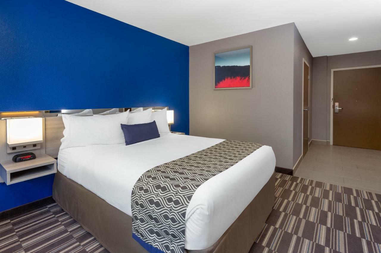 Microtel Inn & Suites By Wyndham Bethel/Danbury Eksteriør bilde